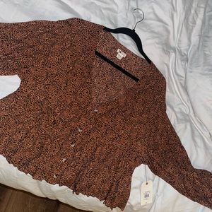 Billabong long sleeve flowy top